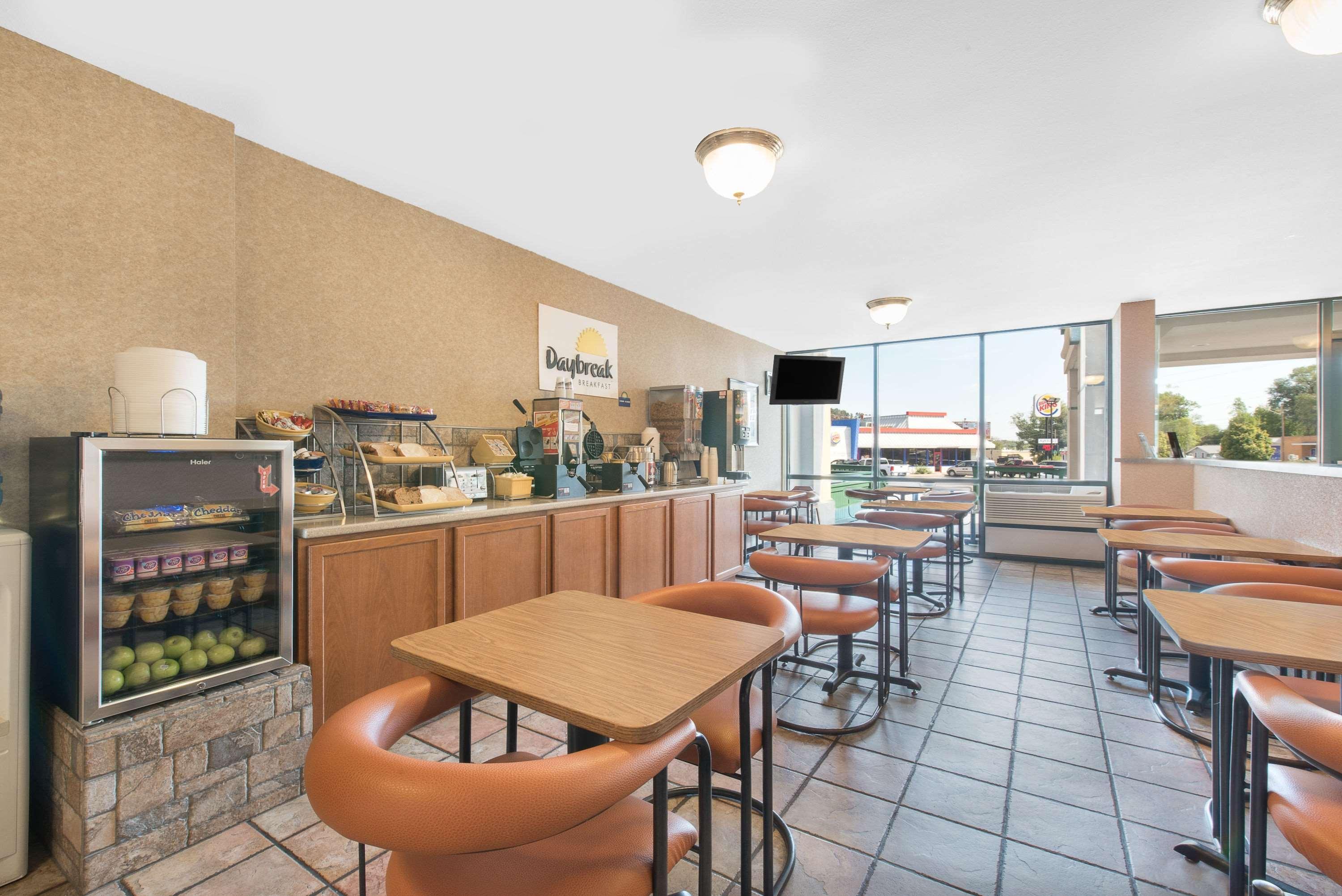 Days Inn By Wyndham West Rapid City Εξωτερικό φωτογραφία