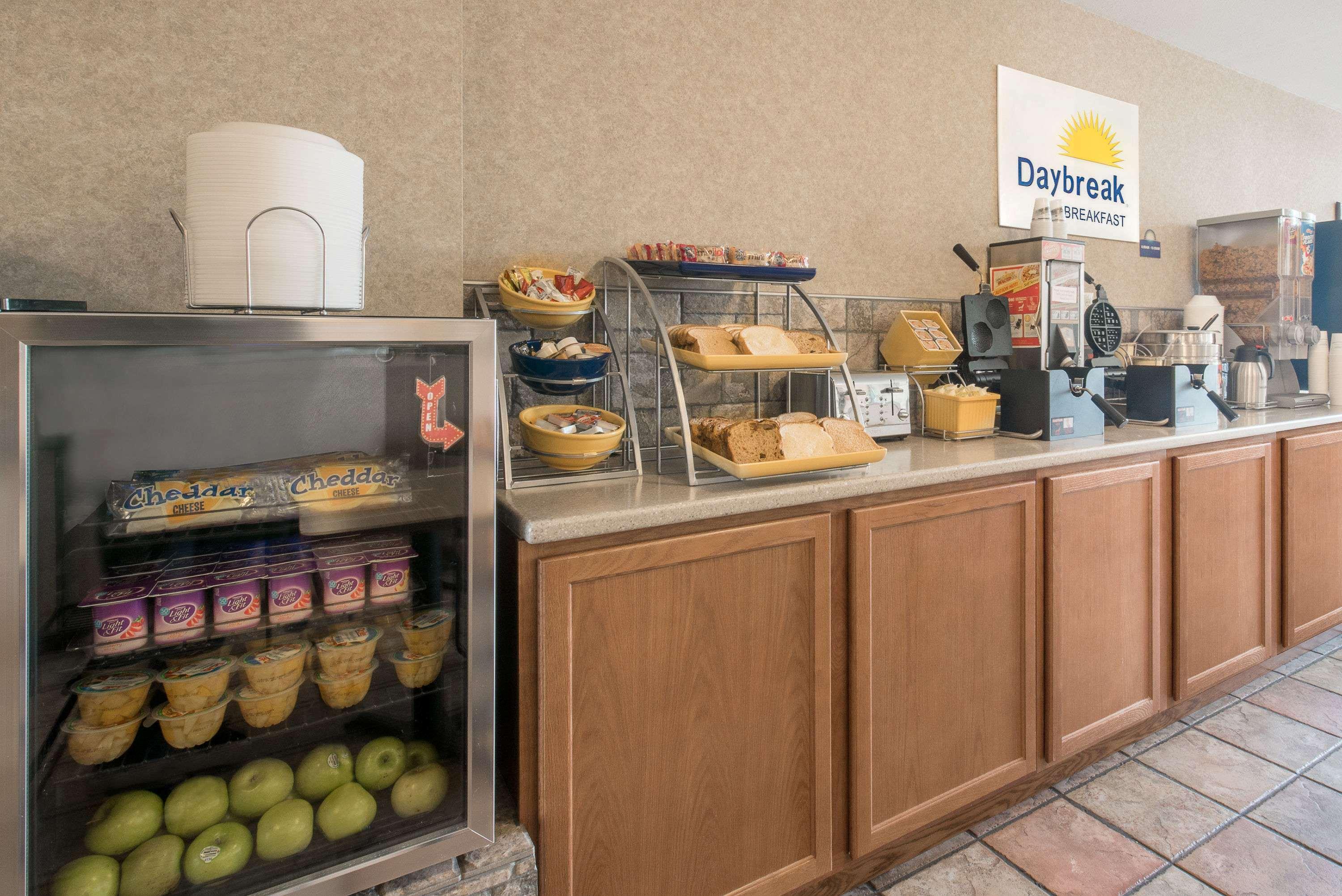 Days Inn By Wyndham West Rapid City Εξωτερικό φωτογραφία