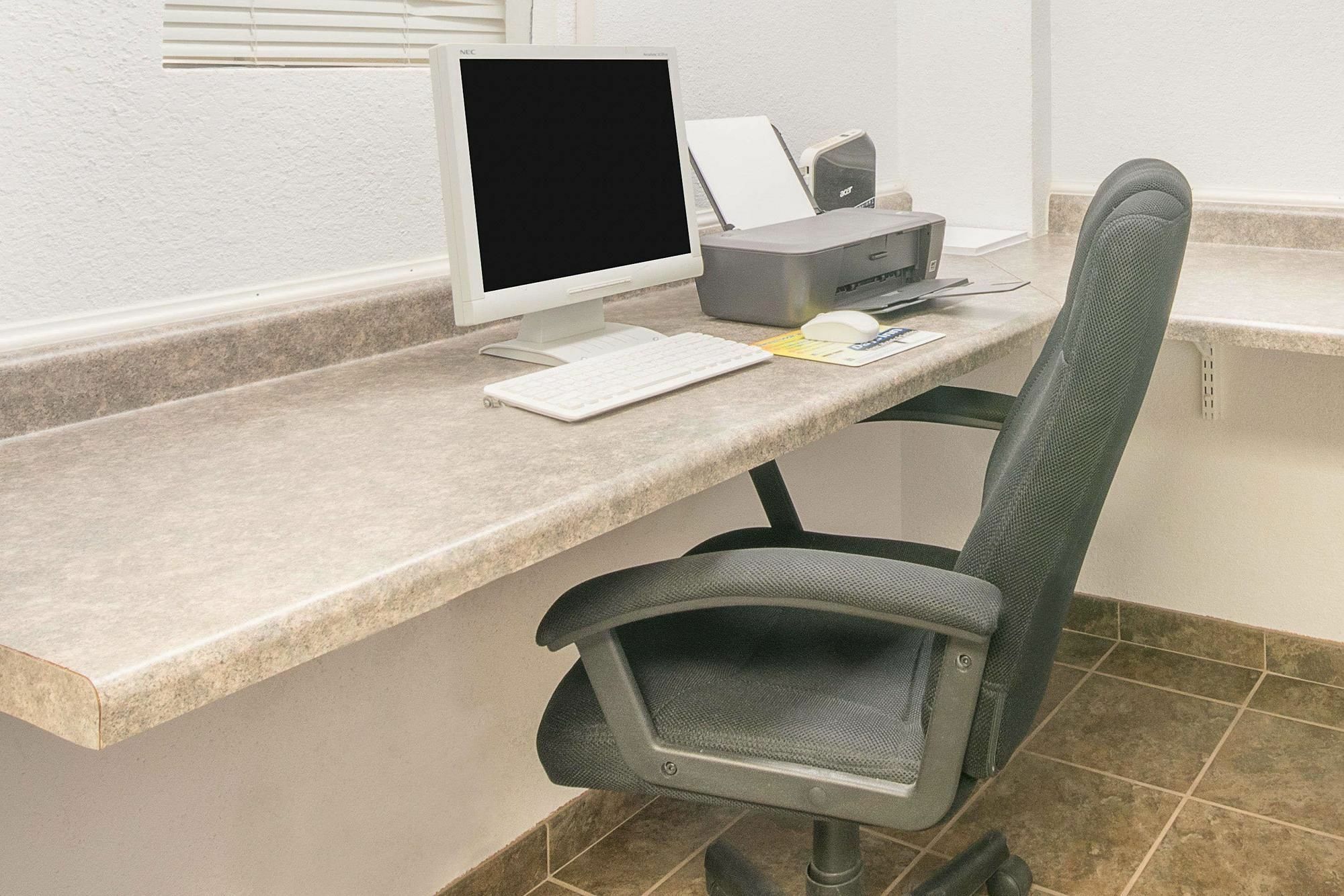 Days Inn By Wyndham West Rapid City Εξωτερικό φωτογραφία